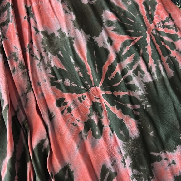 SIVANA Women's Black & Pink Tie Dye Sleeveless V-Neck Romper One Size NEW - Picture 3 of 4